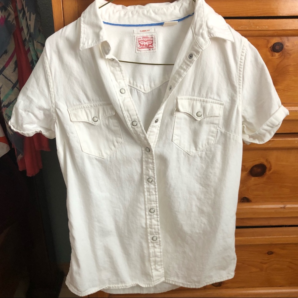 Levi’s button shirt
